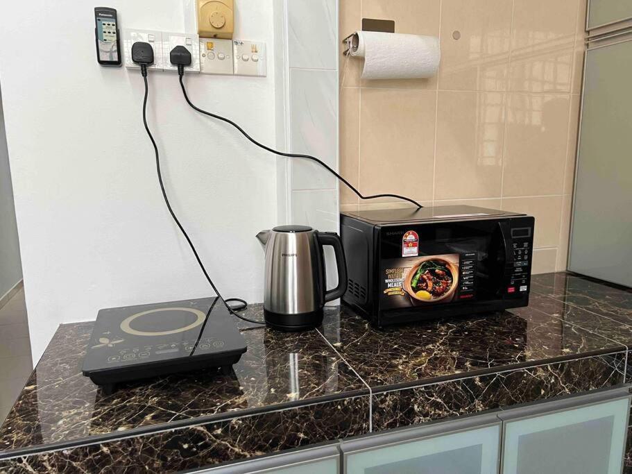 M Guest House2 Muar Bagian luar foto